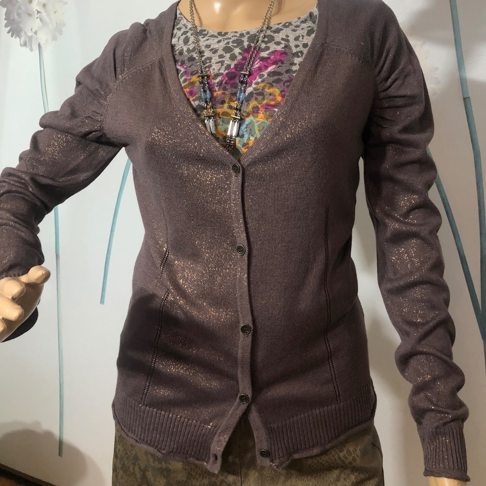 Cardigan with gold thread